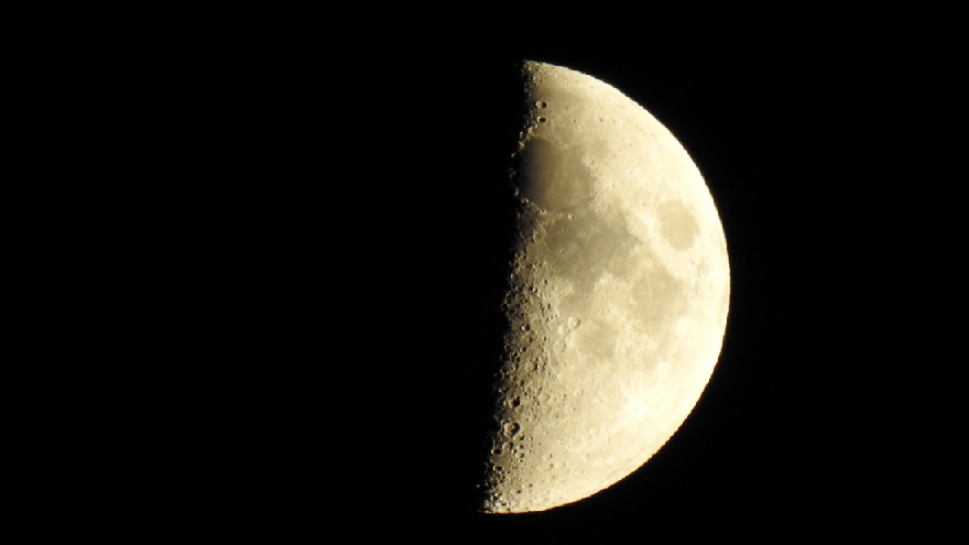 D279 99 Mond nahe 1. Viertel 20170630